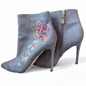Bebe Delonix embroidered suede ankle pointed toe booties floral boots size 6.5